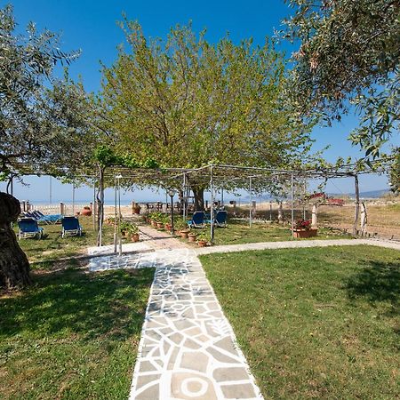 Olivento Beach Front Suites Potos Bagian luar foto