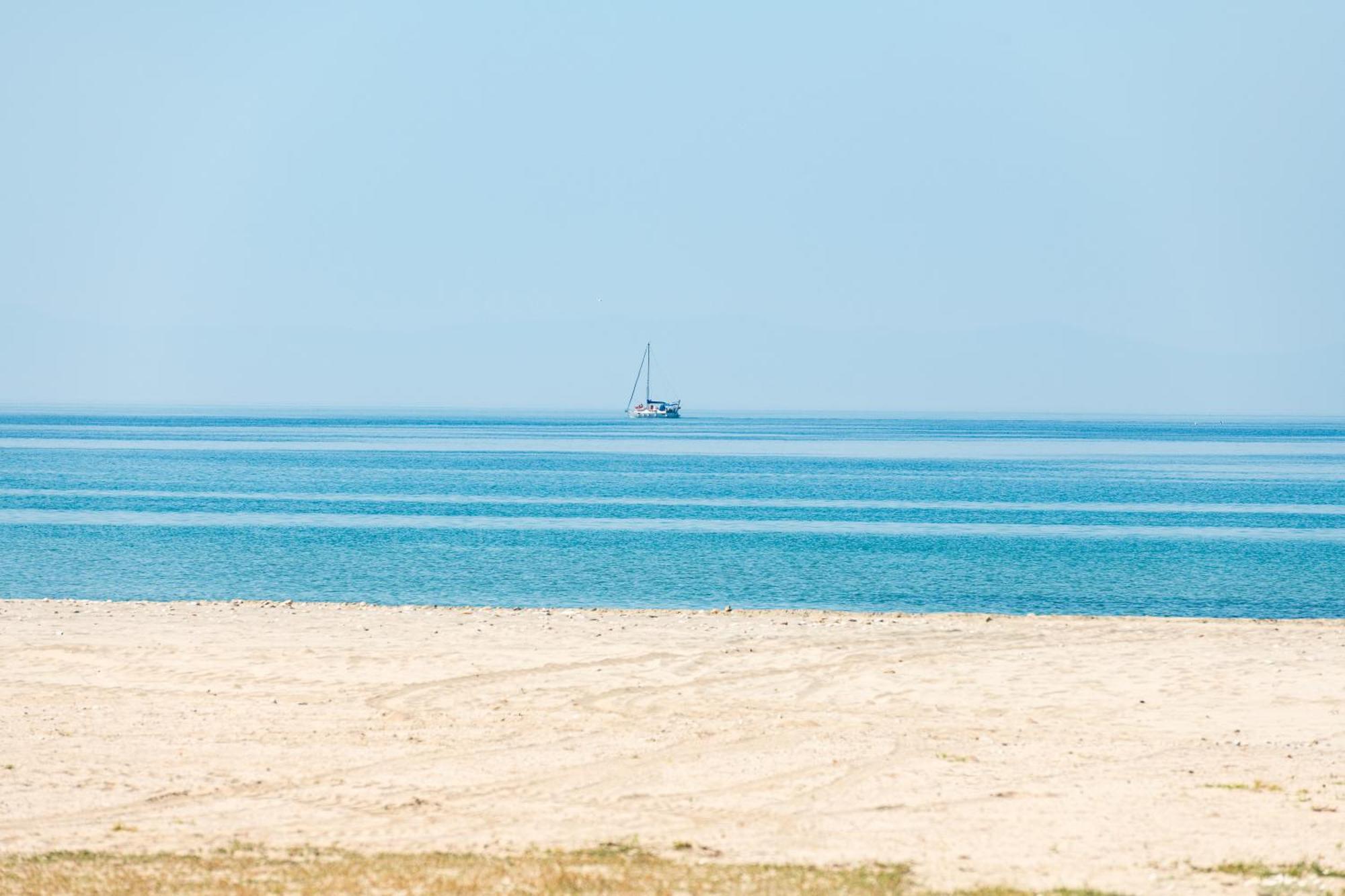 Olivento Beach Front Suites Potos Bagian luar foto