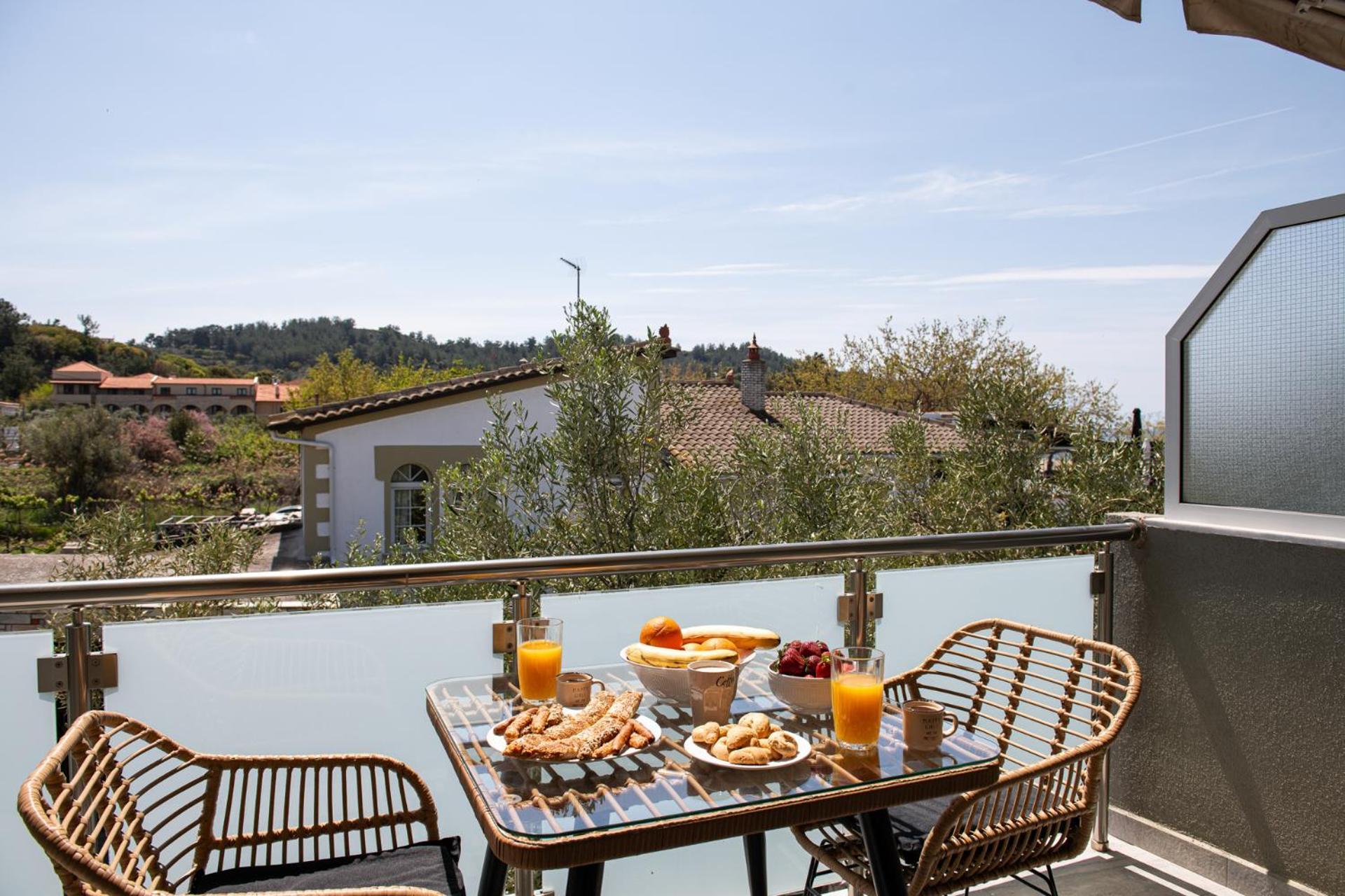 Olivento Beach Front Suites Potos Bagian luar foto