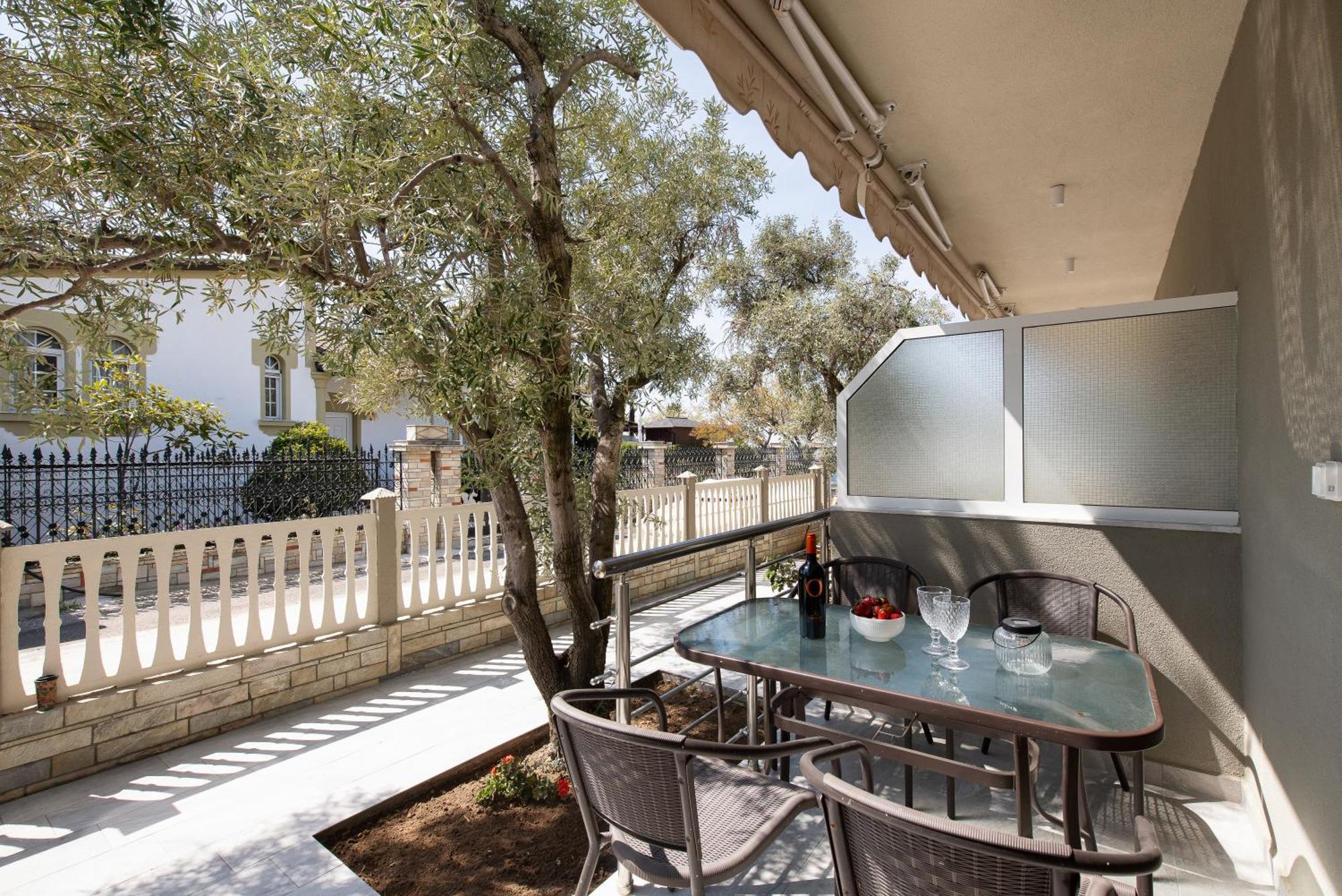 Olivento Beach Front Suites Potos Bagian luar foto