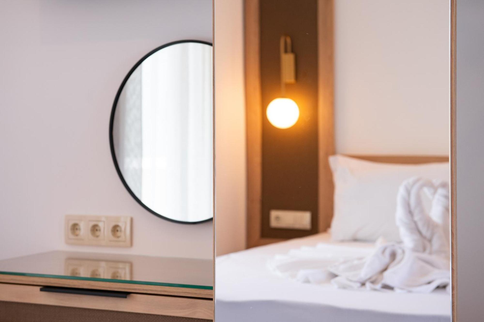 Olivento Beach Front Suites Potos Bagian luar foto