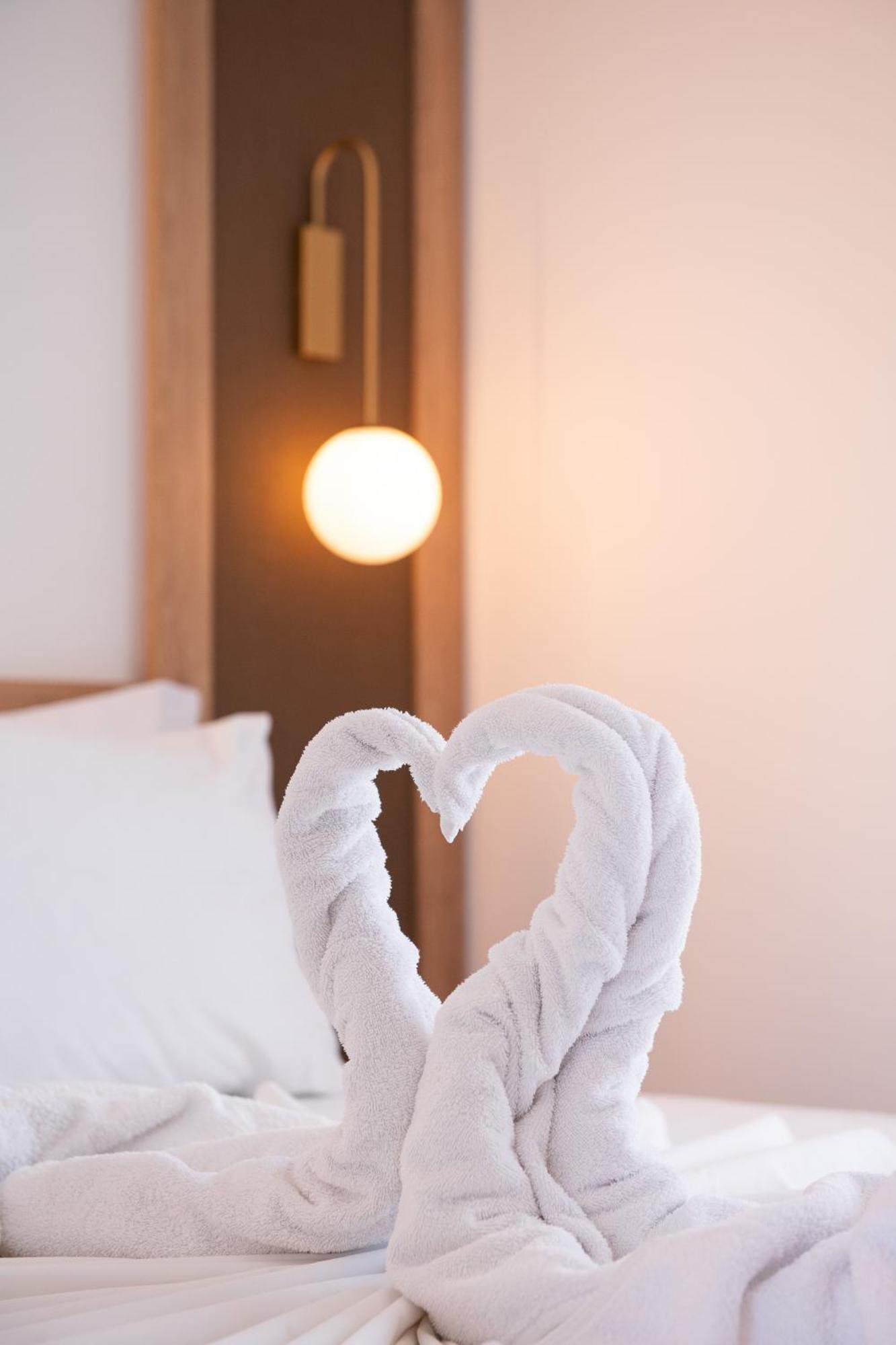 Olivento Beach Front Suites Potos Bagian luar foto