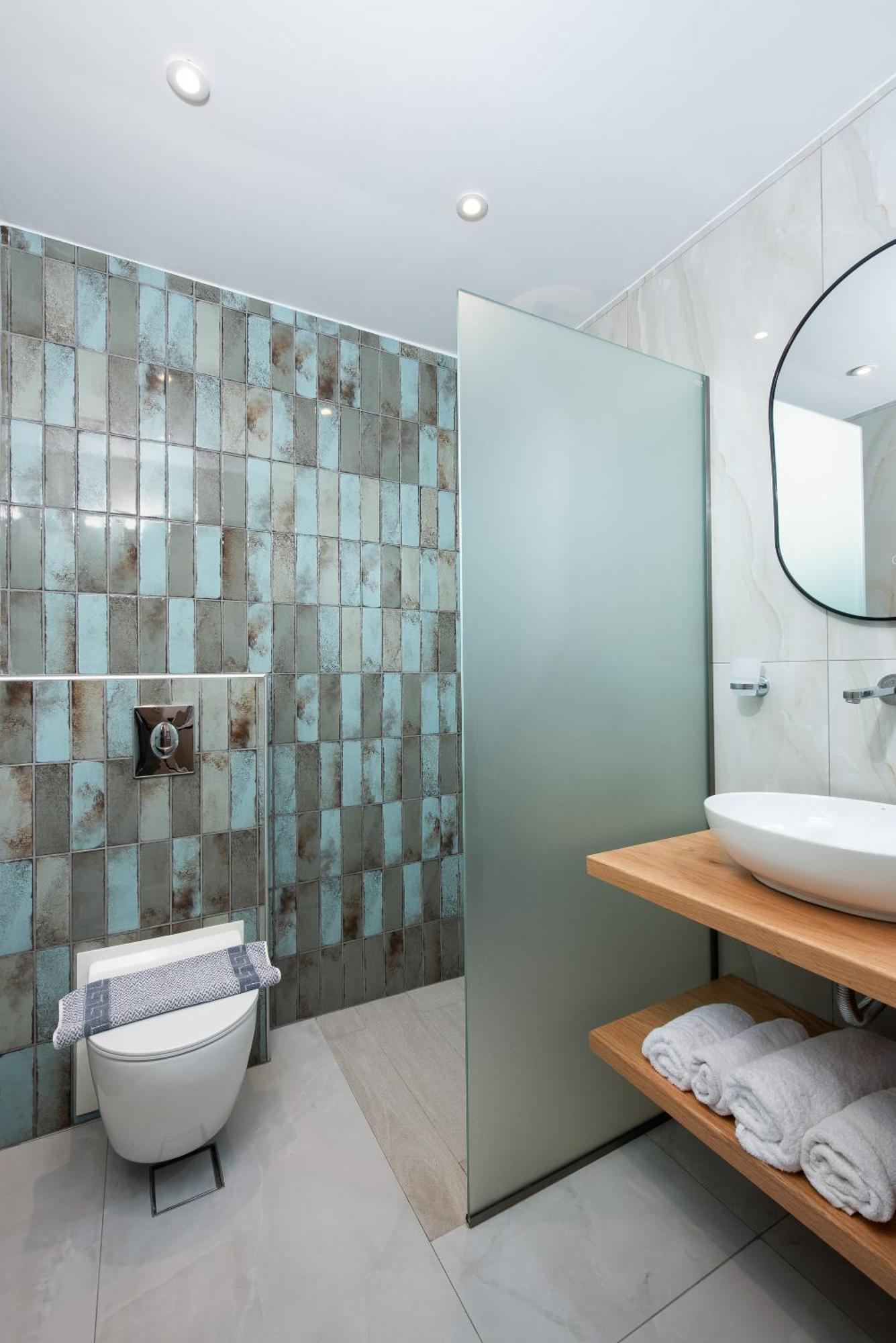 Olivento Beach Front Suites Potos Bagian luar foto