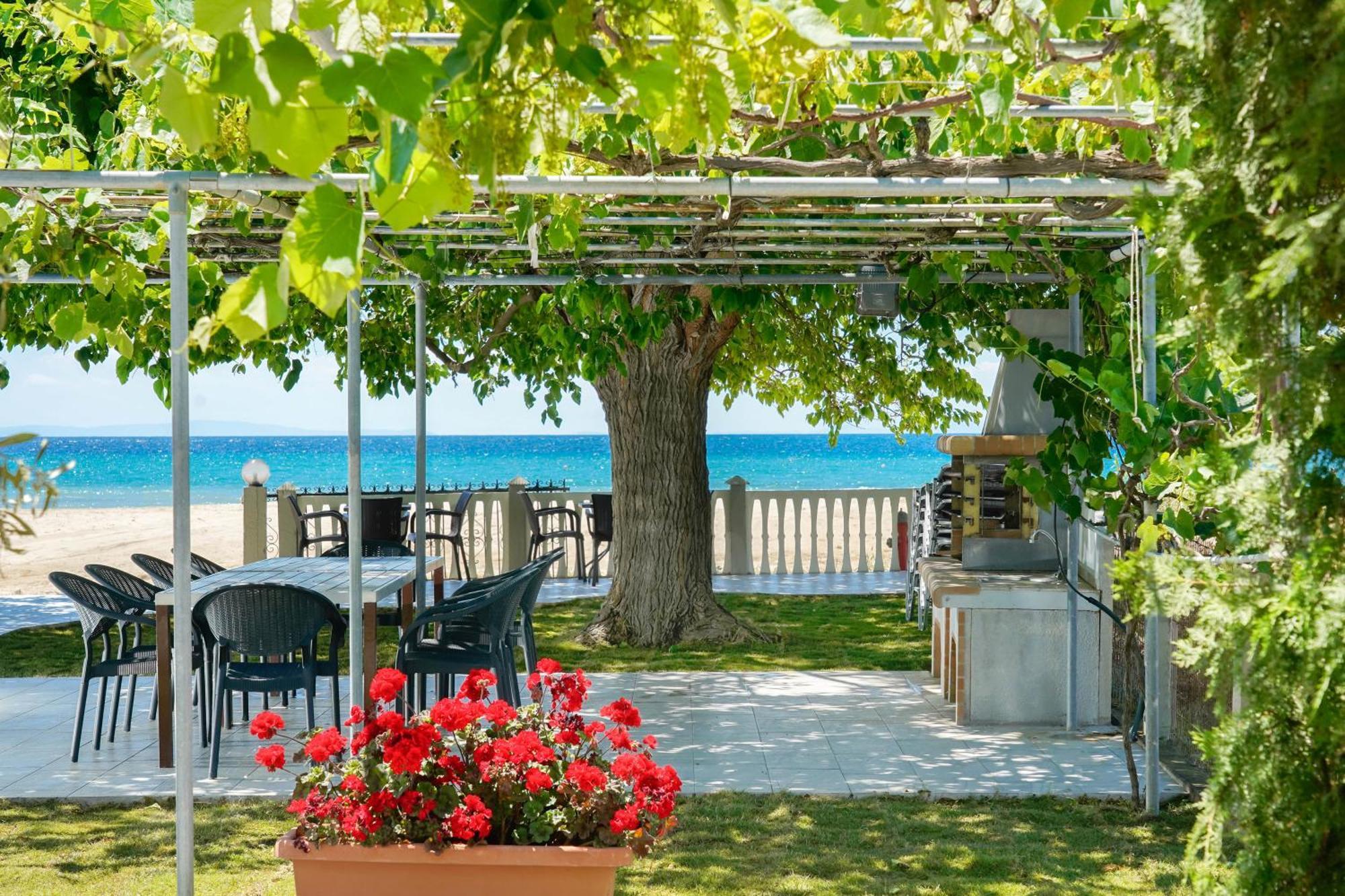 Olivento Beach Front Suites Potos Bagian luar foto