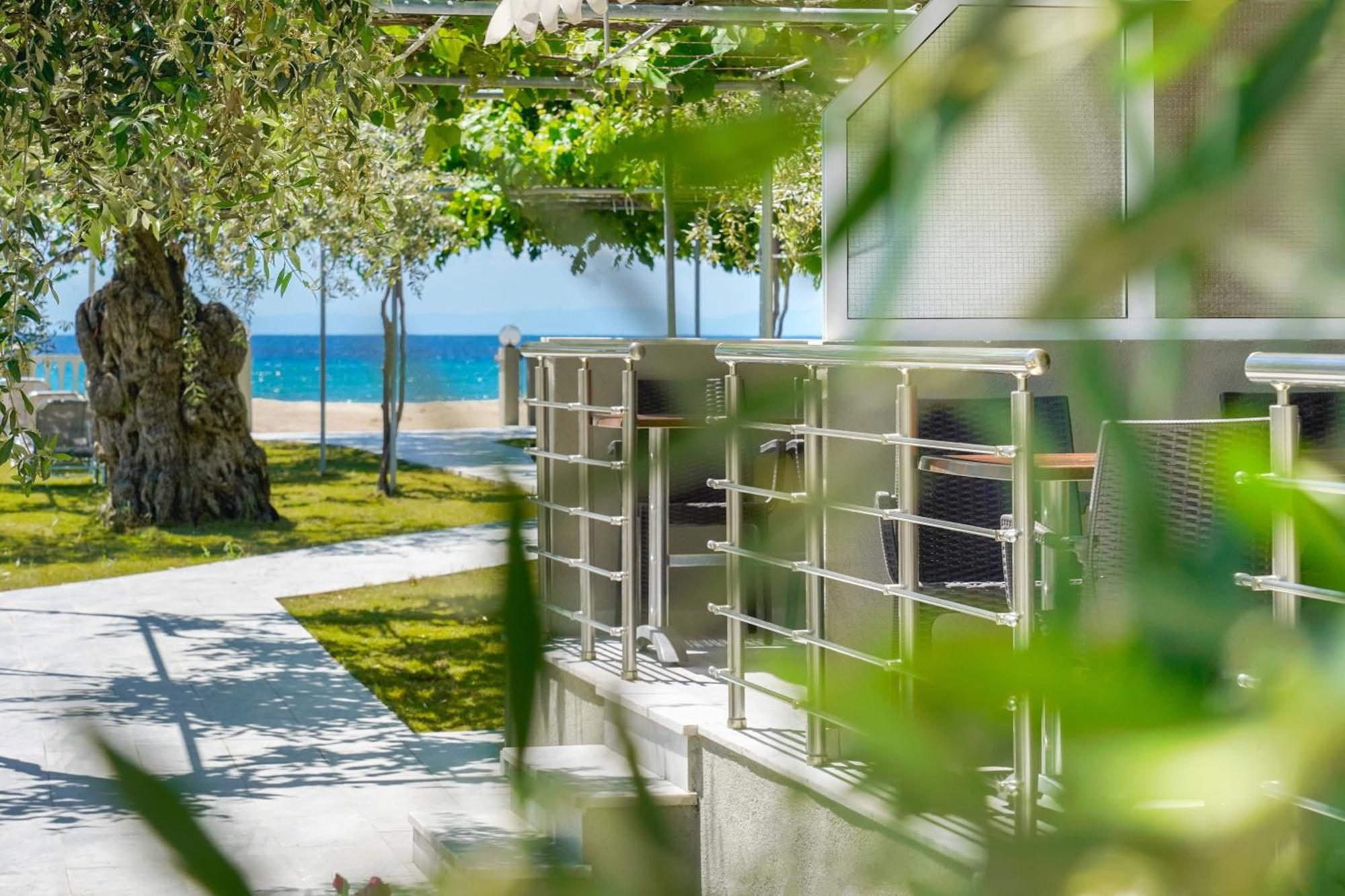 Olivento Beach Front Suites Potos Bagian luar foto